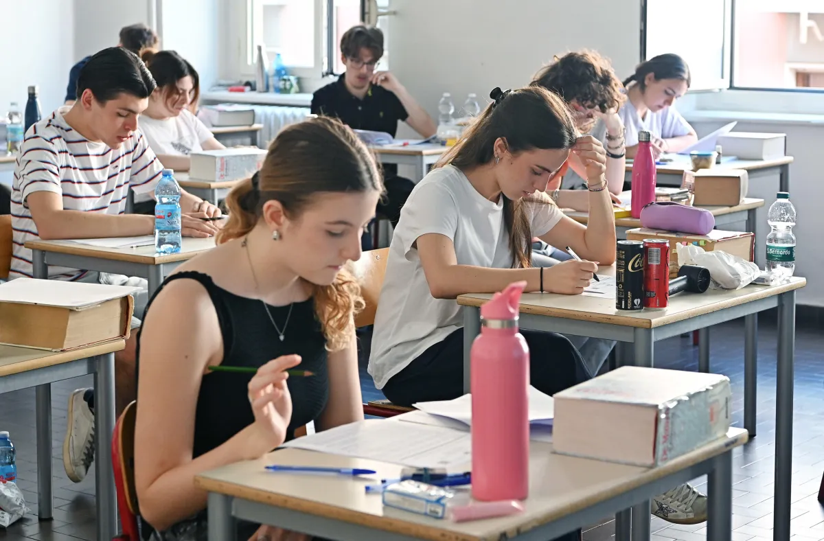 Maturità 2026, oggi l'attesa seconda prova: matematica allo scientifico, latino al classico. Le tracce