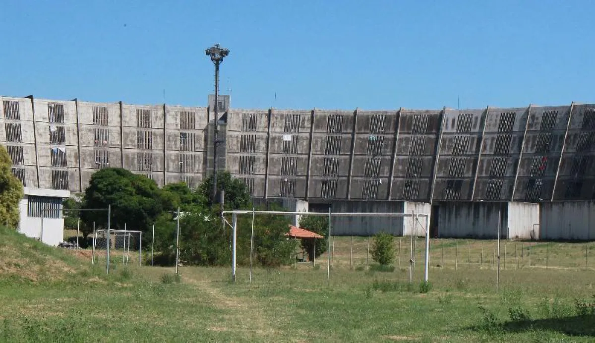 In manette questa volta finisce il carcere fiorentino di Sollicciano