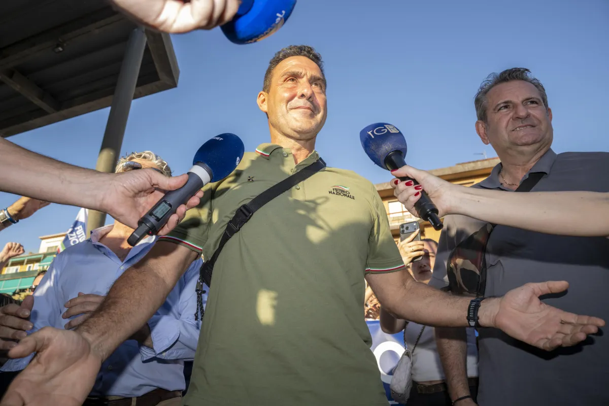 Il centrodestra ha più chance di vincere con Vannacci o senza?