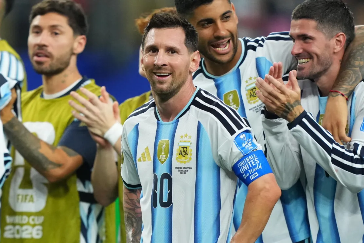 Messi domina nei numeri e nel palmarès, Maradona nell’immaginario collettivo: ma sarà mai più grande di Diego?