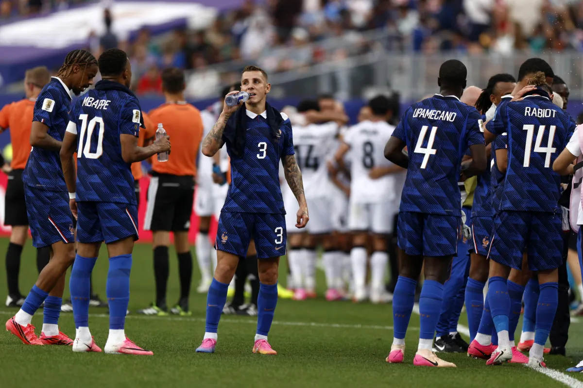 Perché l'hydration break ai Mondiali sta facendo discutere