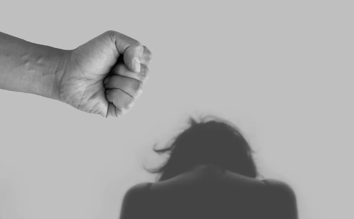 Milano, modello 23enne in carcere: è accusato di atti persecutori e violenza sessuale