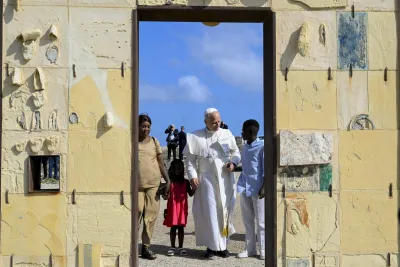 Perché a Lampedusa (nel nome di  O  scià ) col Papa c era anche Claudio Baglioni 