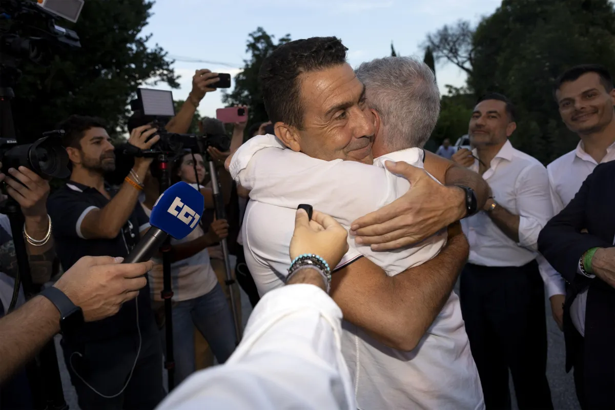Chi vota Vannacci? L'identikit della "feccia" (composta anche dagli operai)