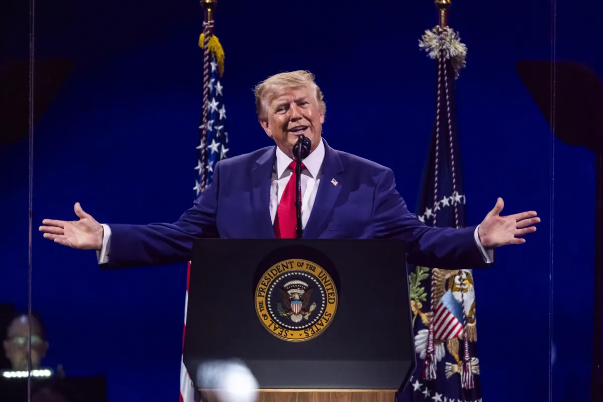 USA 250, il discorso di Trump tra l'alba dell'età dell'oro e l'attacco al comunismo