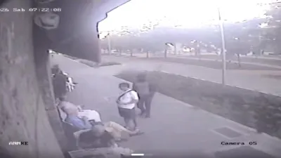 Milano, il video choc dell'accoltellamento fuori dal bar: 55enne fuori pericolo, si indaga su Saidilly