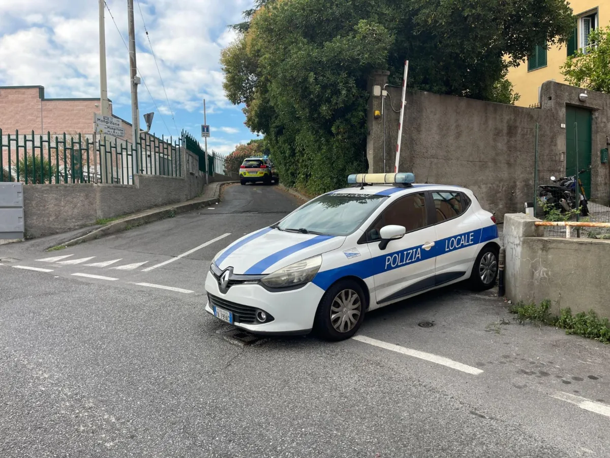 Choc a Savona, 98enne spara alla moglie e tenta il suicidio: donna in fin di vita