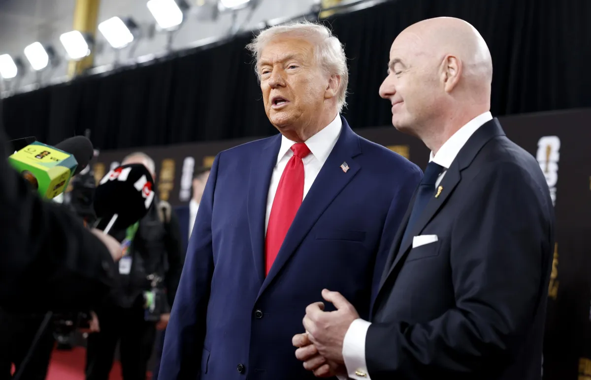 Infantino-Trump, non è la prima volta: la storia dell'amicizia che sta danneggiando il calcio