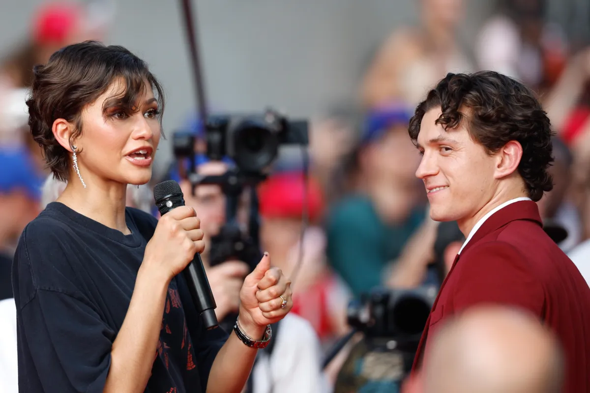 "Spider-Man Brand New Day", Tom Holland e Zendaya contro l’abbandono dei cani: "adottate i cuccioli"