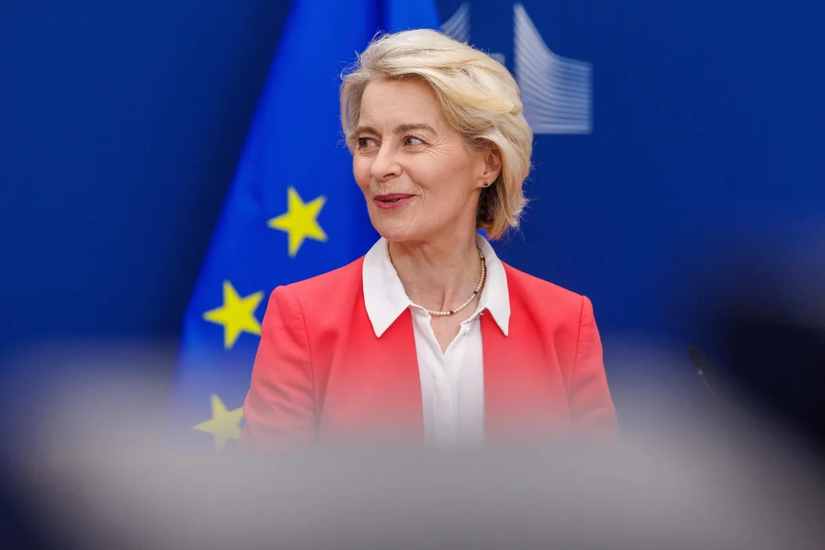 La Commissione UE valuta limiti ai social media per gli under 13: proposta dopo l'estate