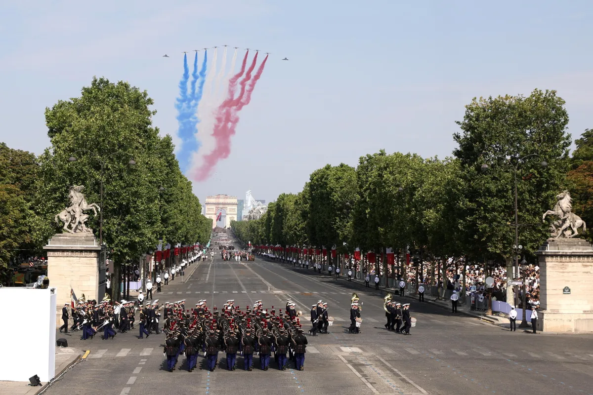 Parata del 14 luglio a Parigi: l'ultima di Macron da presidente e la marcia dei Volenterosi