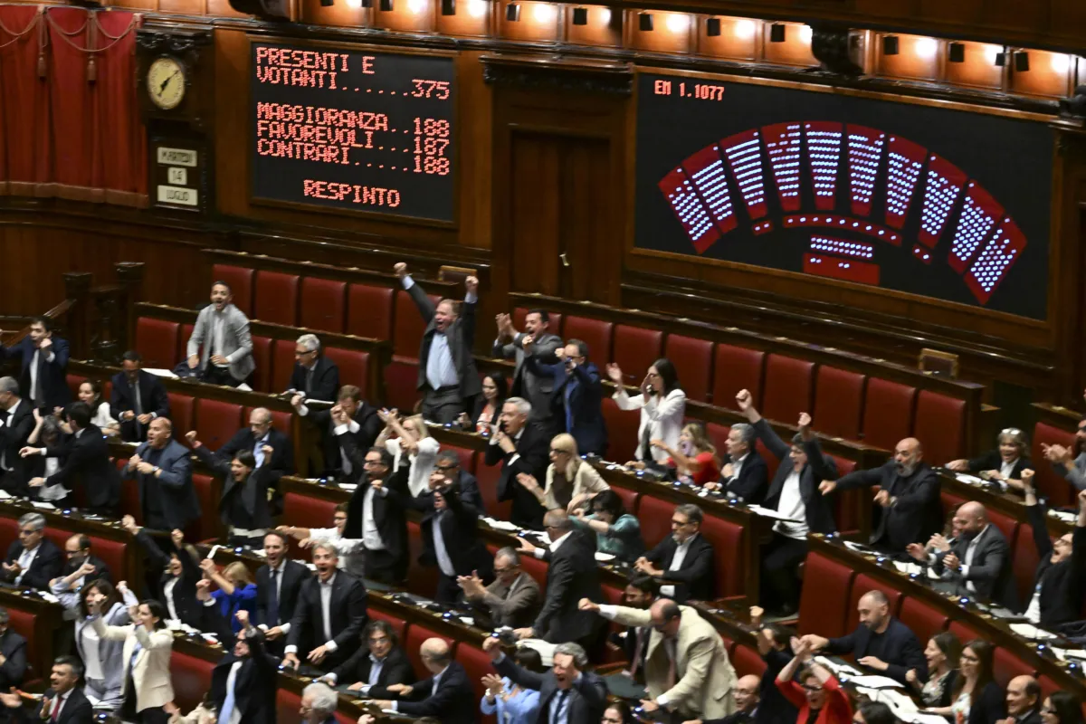 Legge elettorale, governo battuto sull'emendamento delle preferenze: ora che succede?