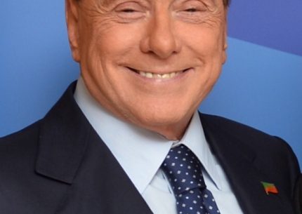 Berlusconi non molla