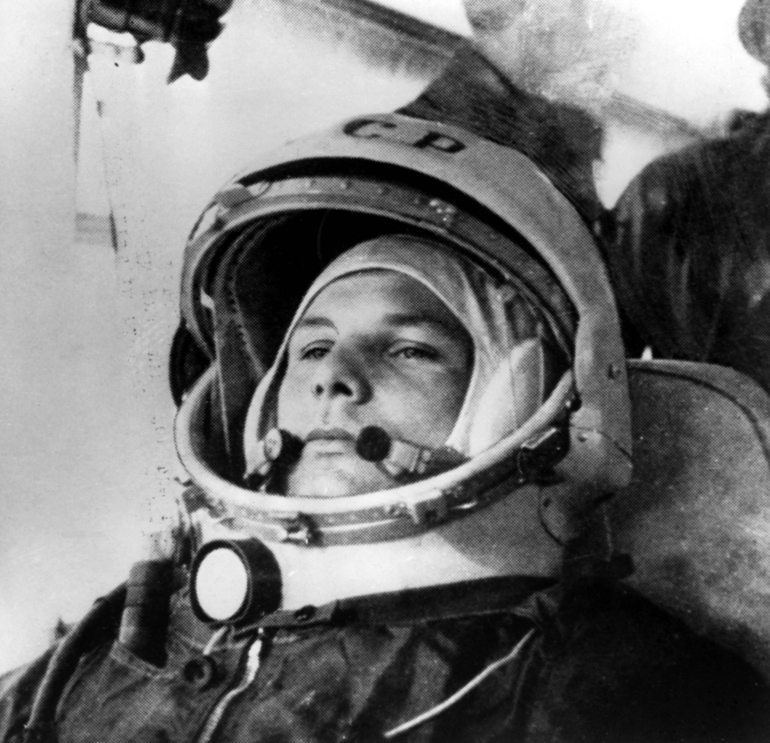 Юбилей первого человека в космос. Гагарин первый в космосе 1961. Первый полет Гагарина в космос.