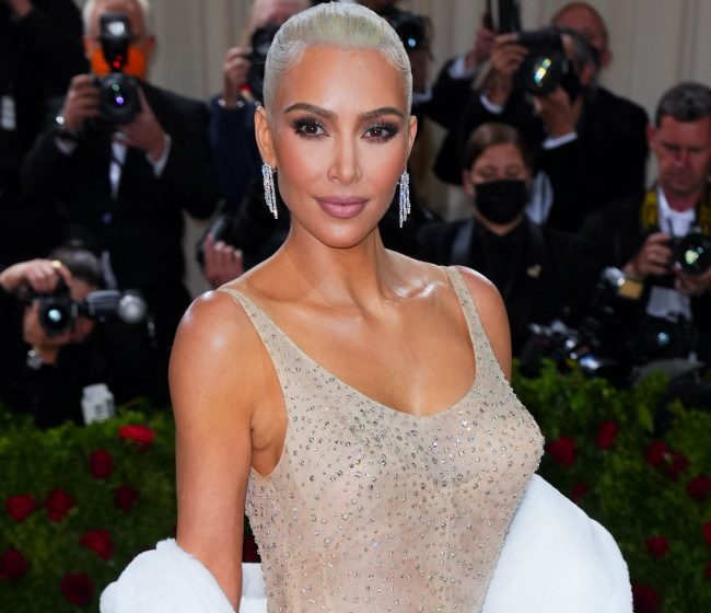 Kim Kardashian compra la croce di Attallah, un gioiello amato da Lady Diana