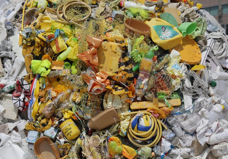 L'Esa rintraccerà la plastica dispersa negli oceani