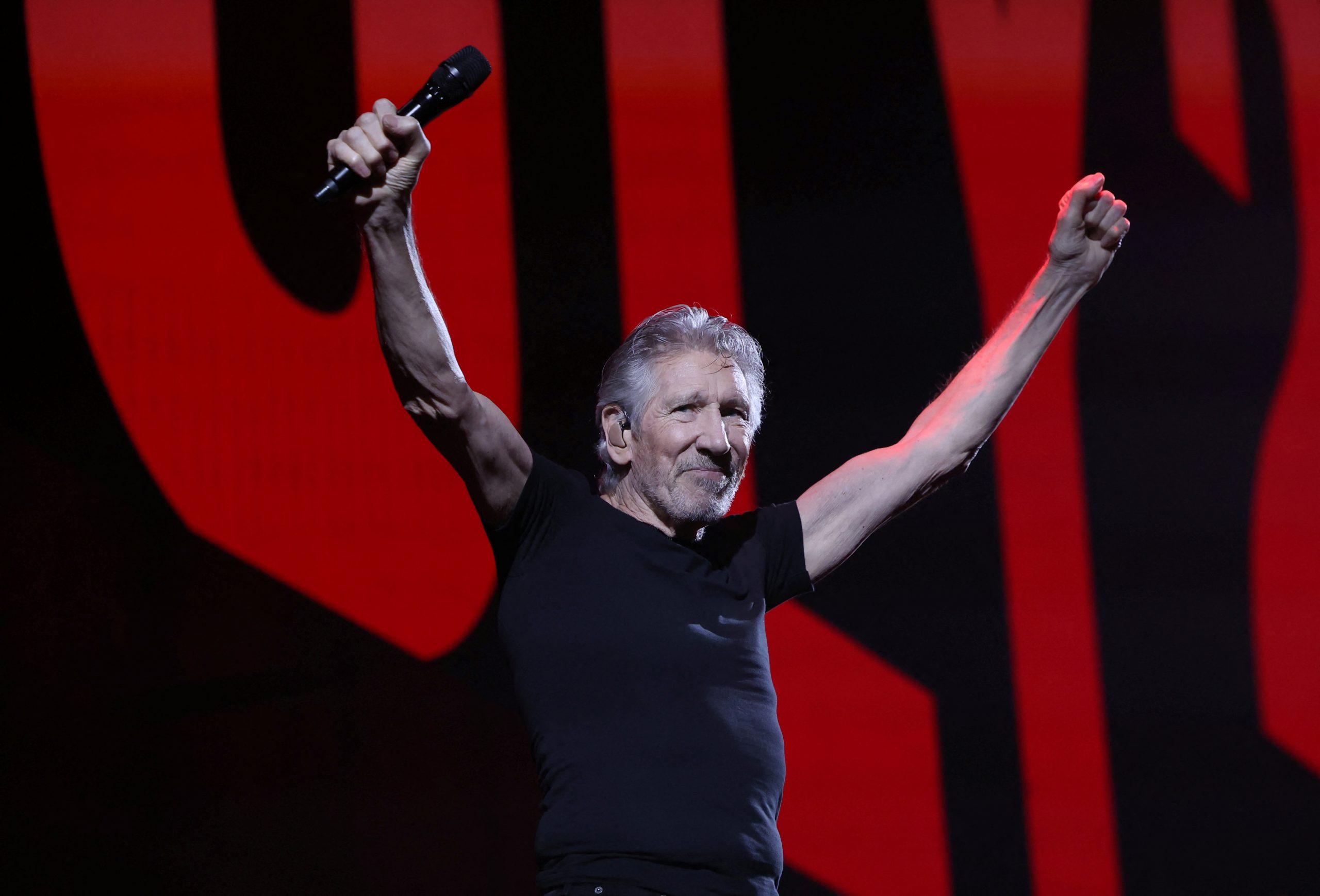 roger waters tour 2023 bologna