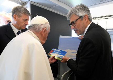 Papa Francesco parte per il Bahrein