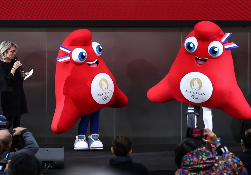 Mascotte Olimpiadi Parigi 2024 frigo