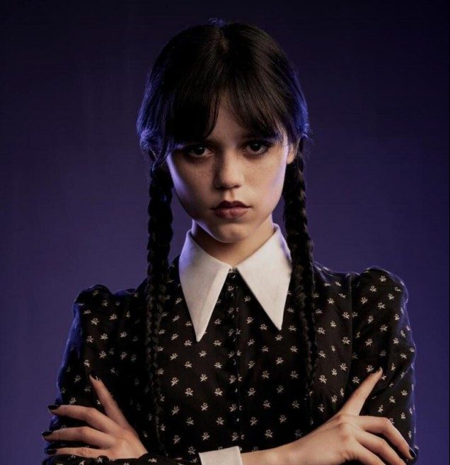 Mercoledì Addams icona di stile con i suoi look nella serie Netflix