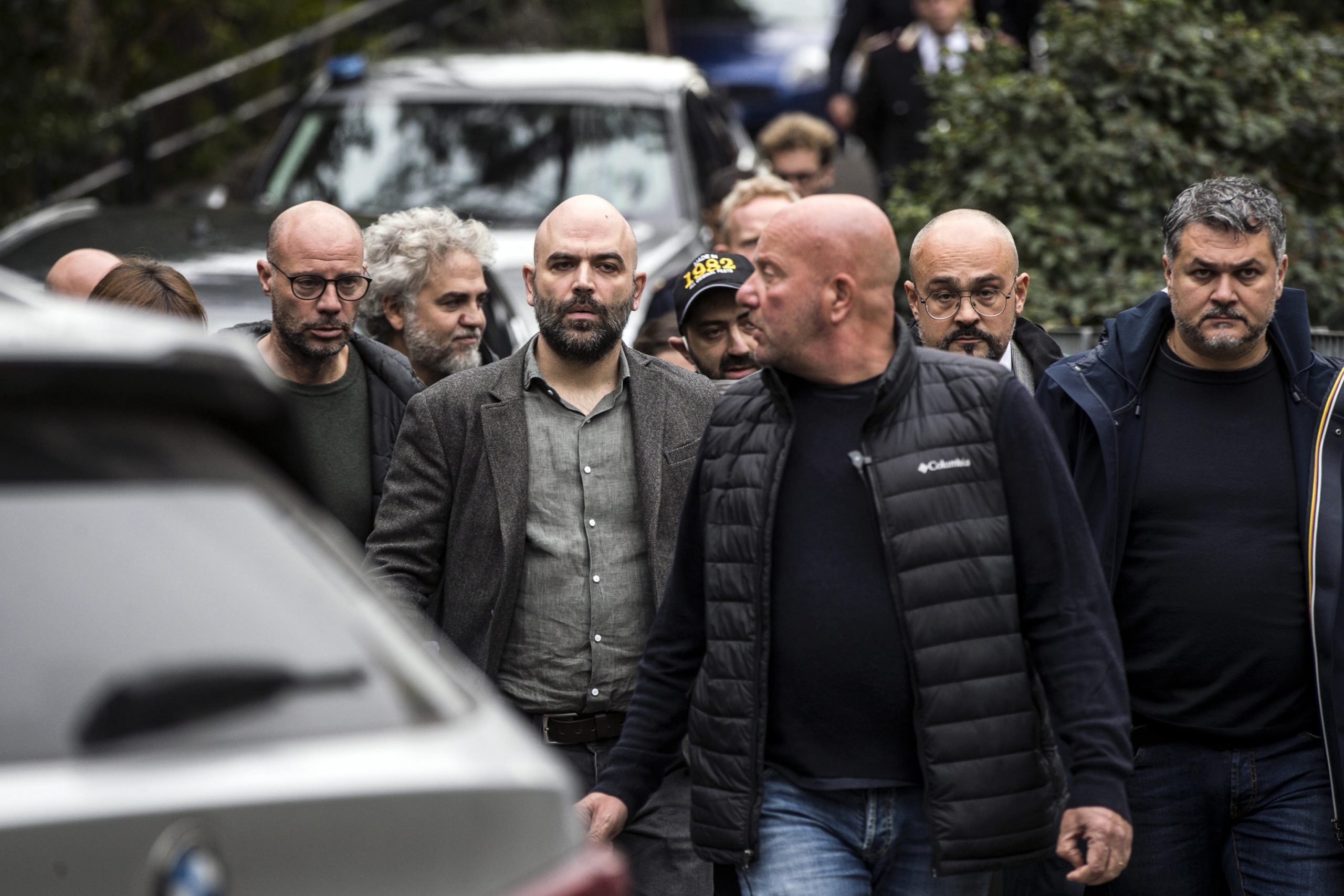 Saviano Meloni querela lo scrittore risponde alle accuse sui social