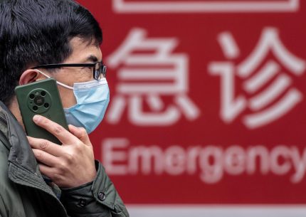 Covid Cina, 900 milioni di infettati all'11 gennaio 2023: l'allarme dall'Università di Pechino, paura per l'arrivo del Capodanno cinese