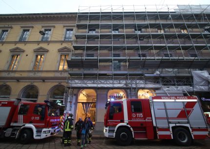 Incendio palazzo ottocentesco a Milano