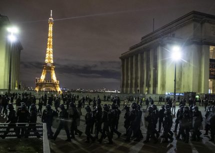 Pensioni Francia riforma proteste foto ansa