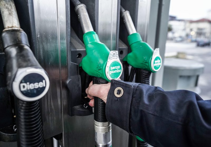 Decreto carburanti, dai bonus alla trasparenza sui prezzi di benzina e gasolio