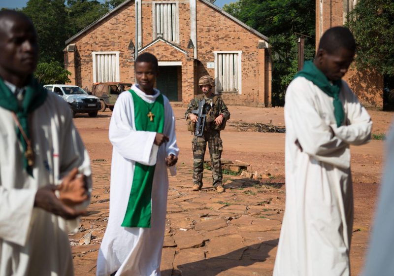 Attentato Chiesa Congo, 17 morti e 39 feriti. Attesa visita del Papa