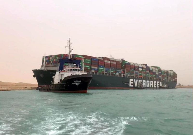 nave incagliata canale di Suez
