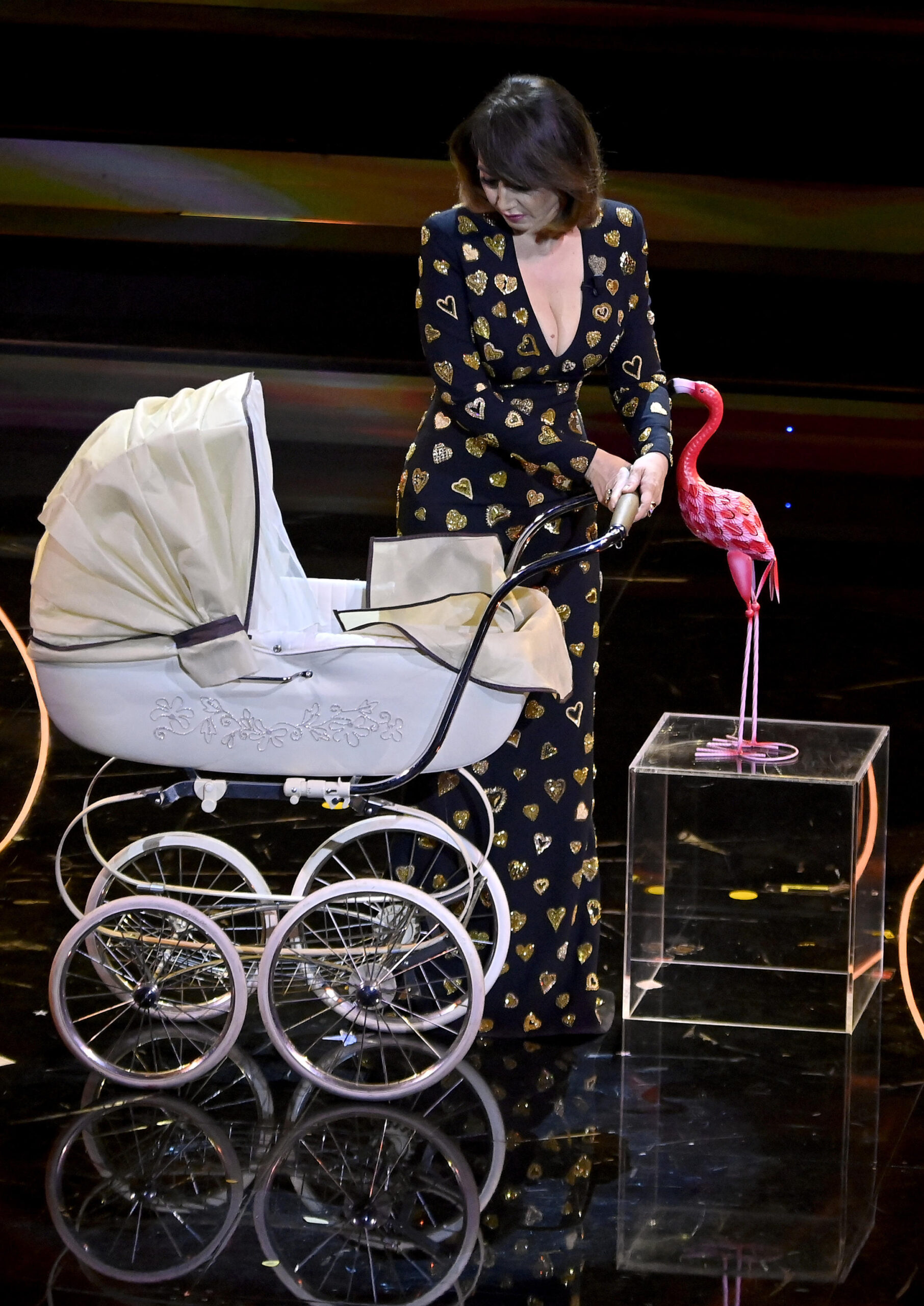 Cosa è successo a Chiara Francini a Sanremo? Ha dato voce alle donne non  madri