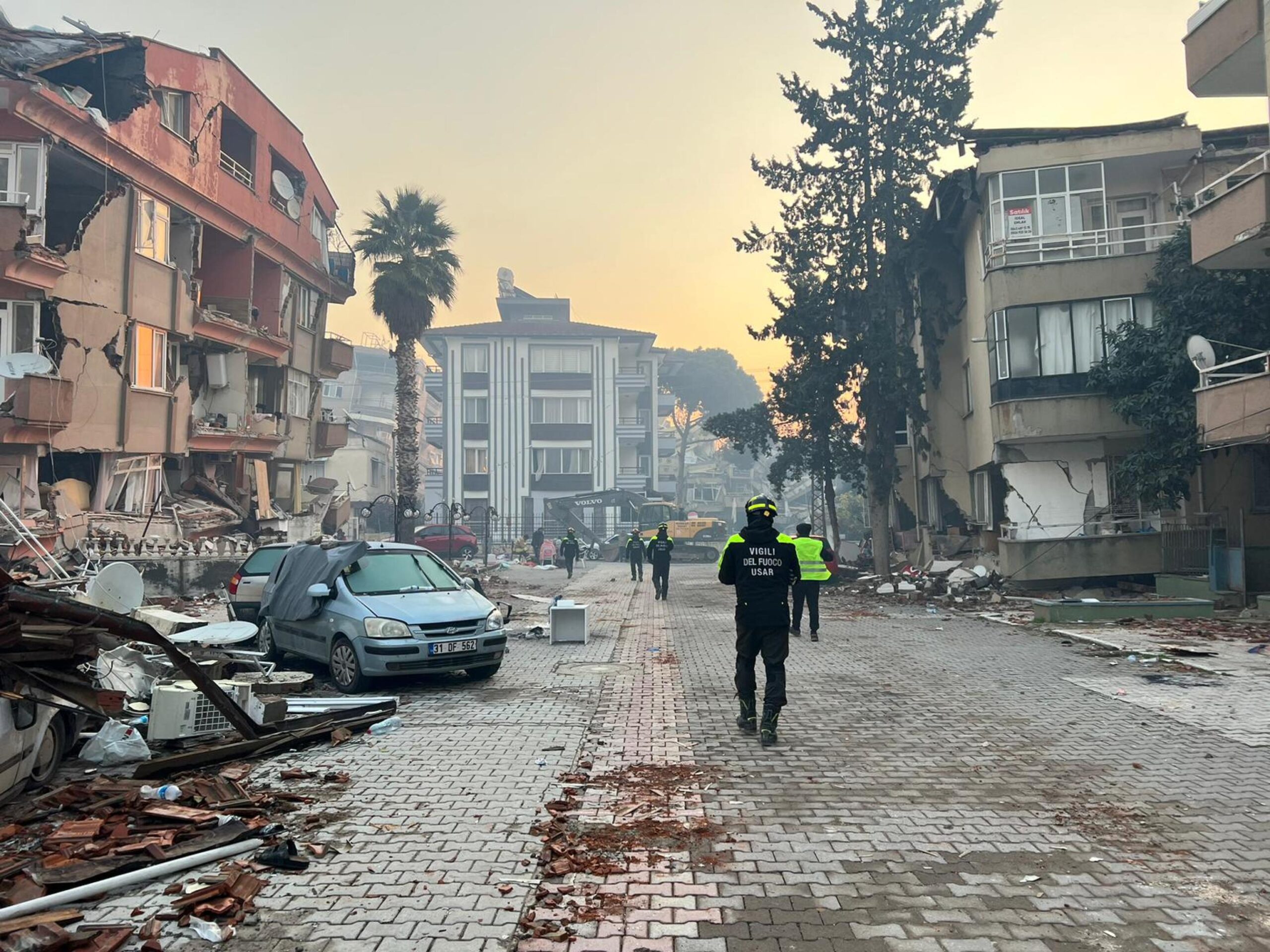 Turchia: vigili del fuoco italiani in aiuto per terremoto