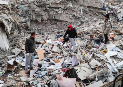 terremoto Turchia interrompe ricerche
