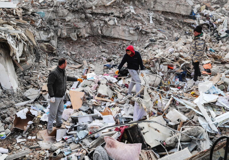 terremoto Turchia interrompe ricerche