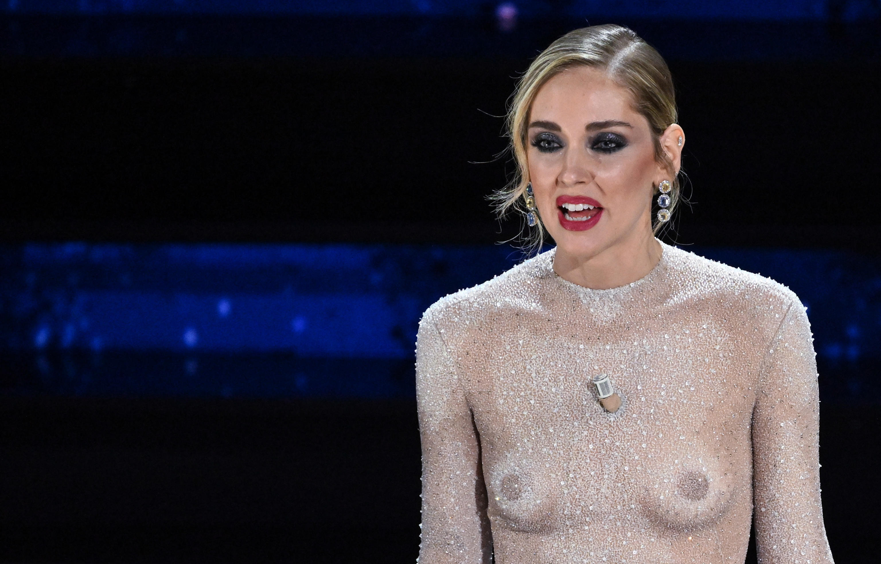 Chiara Ferragni nuda vestito Sanremo 2023, foto e significato
