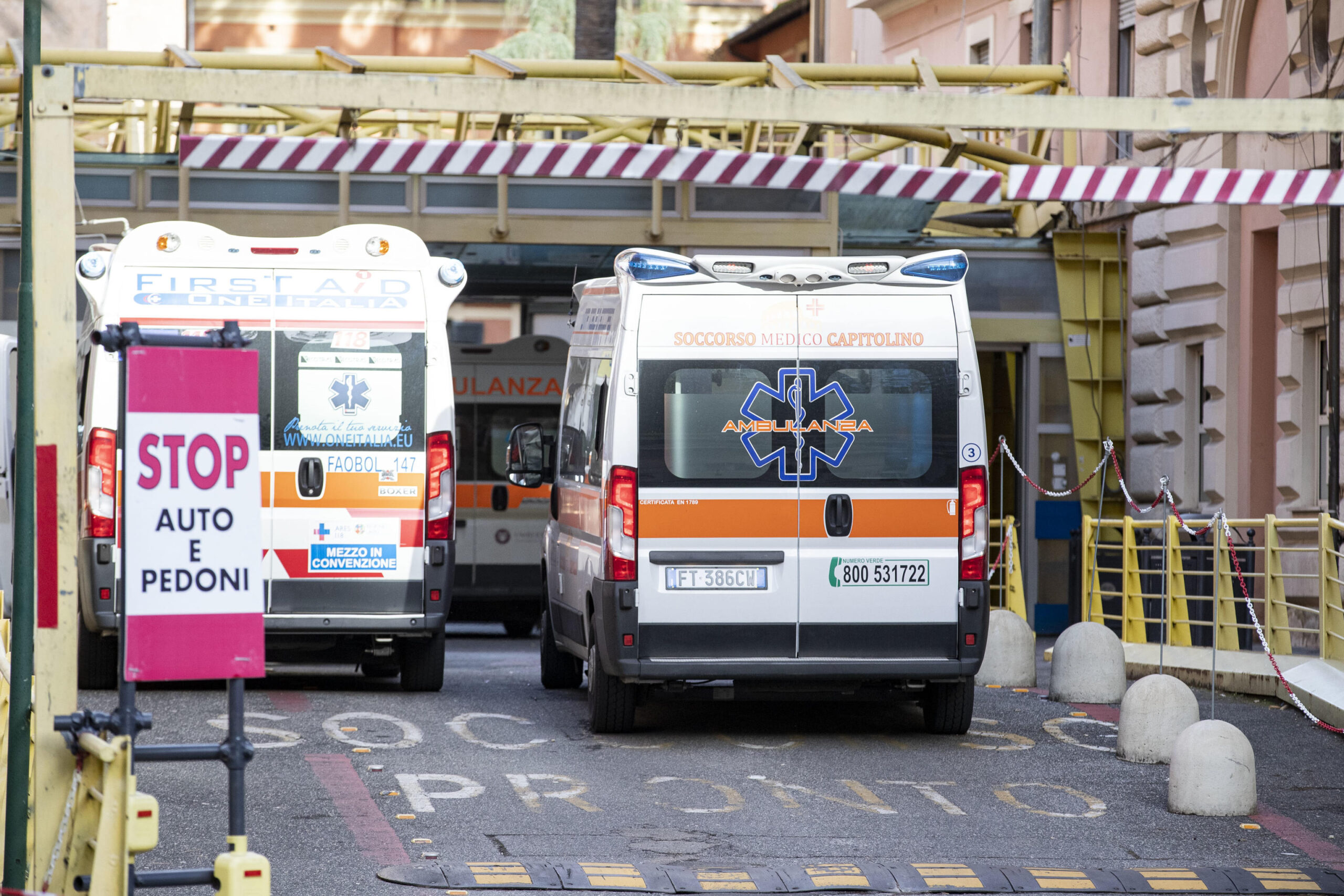 Incidente lavoro a Genova, operaio cade da ponteggio: è gravissimo