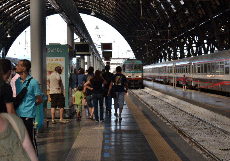 Donna travolta dal treno sulla linea ferroviaria Messina-Palermo