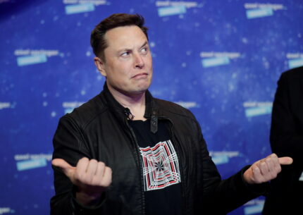 Elon Musk chiede una pausa nello sviluppo dei sistemi di intelligenza artificiale