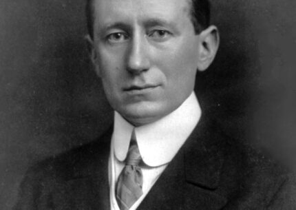 Guglielmo Marconi: intervista a Società Anno Zero, al professore omonimo, e nipote del celebre genio. Riascolta il podcast.