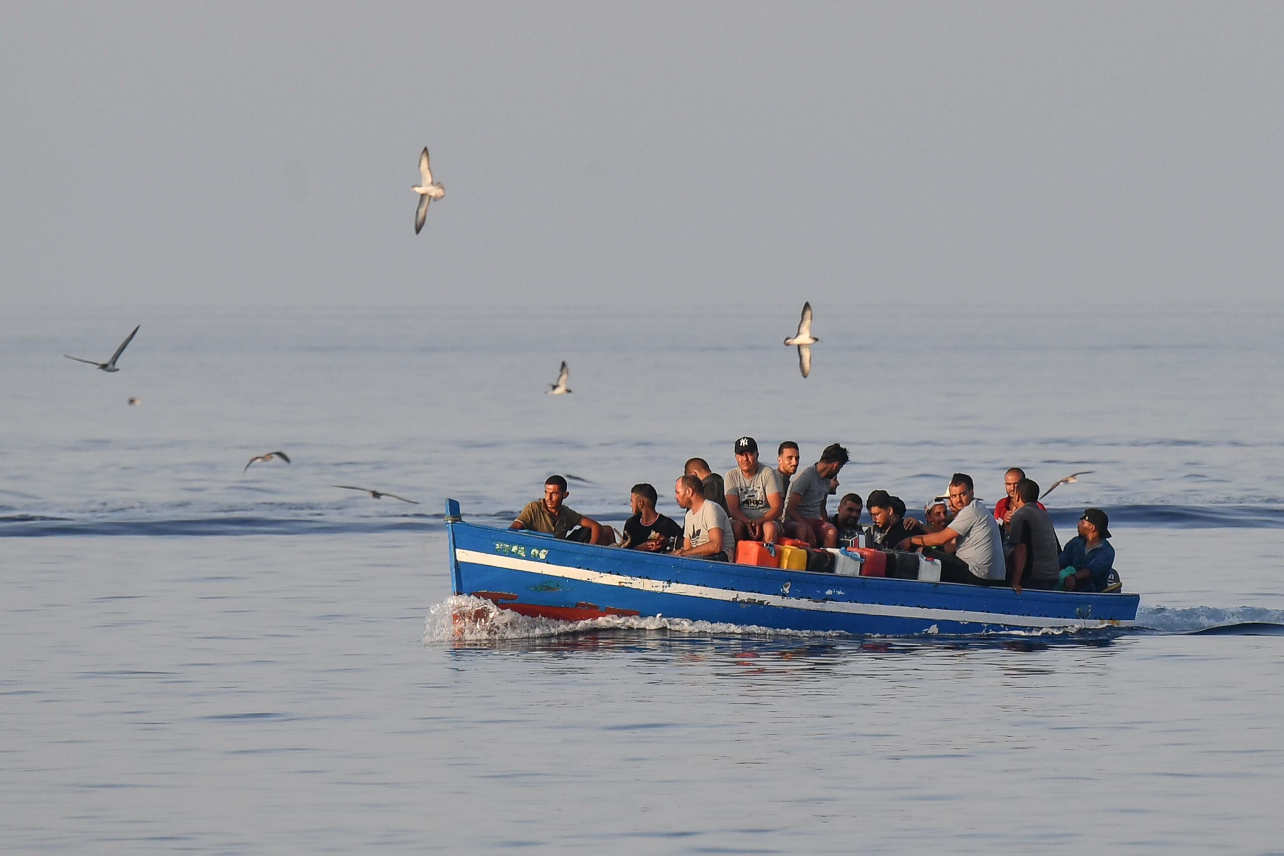 Migranti, sbarcate oltre duemila persone a Lampedusa in un giorno