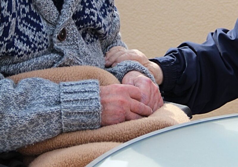 Pensione a 58 anni caregiver legge 104