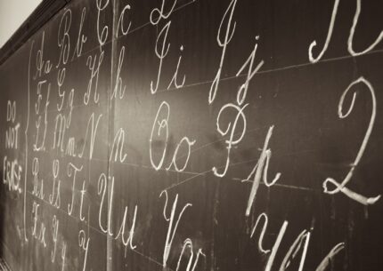 Scrittura in corsivo: gli studenti stanno disimparando a scrivere a mano? E' soltanto colpa delle nuove tecnologie?