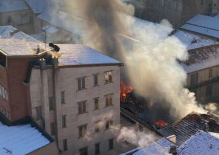 Incendio via Beccaria a Brescia, paura in pieno centro storico