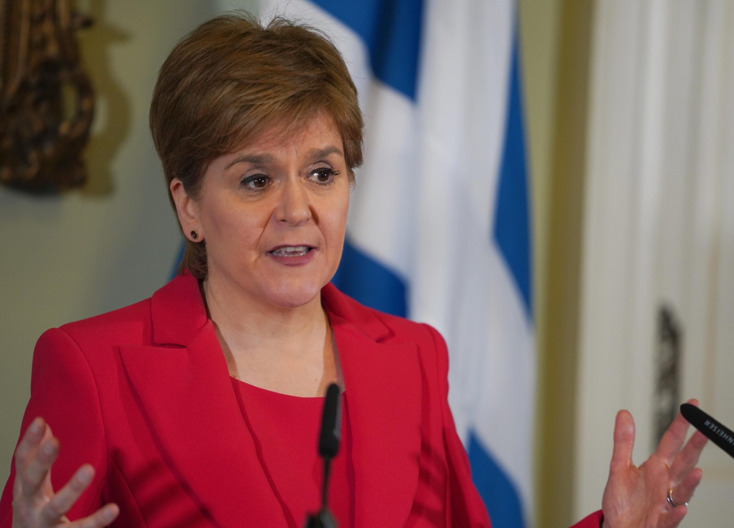 Scozia, addio commosso della “grata” premier Sturgeon