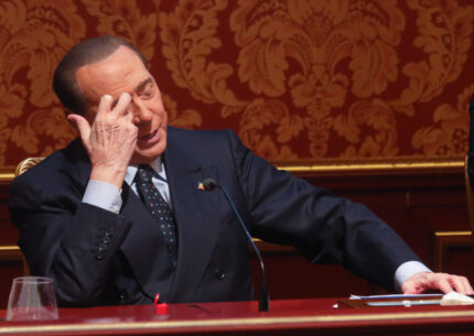 Berlusconi ricoverato, non ancora dimesso