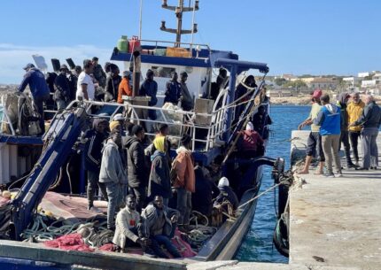 migranti sbarchi a Lampedusa