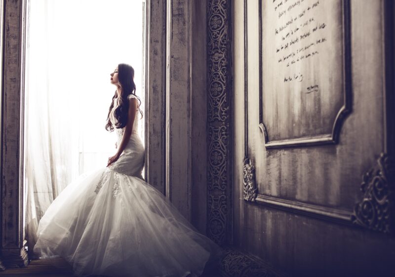 Qual è il tessuto più pregiato per abiti da sposa?