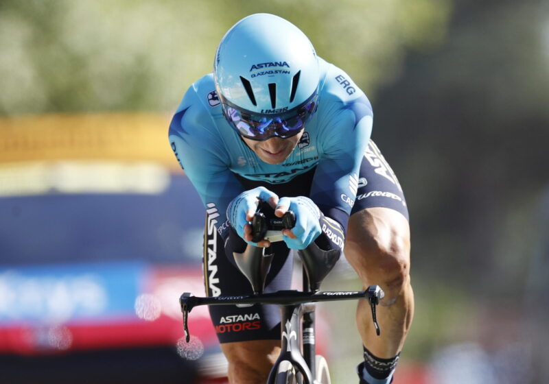 Alexey Lutsenko trionfa a Giarre e vince il Giro di Sicilia