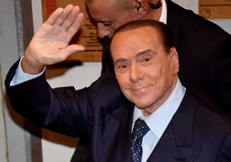Silvio Berlusconi migliora e Forza Italia lo vuole festeggiare a Milano